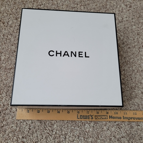 Chanel gift box - Picture 5 of 5